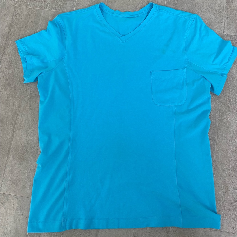 Lululemon Men’s shirt